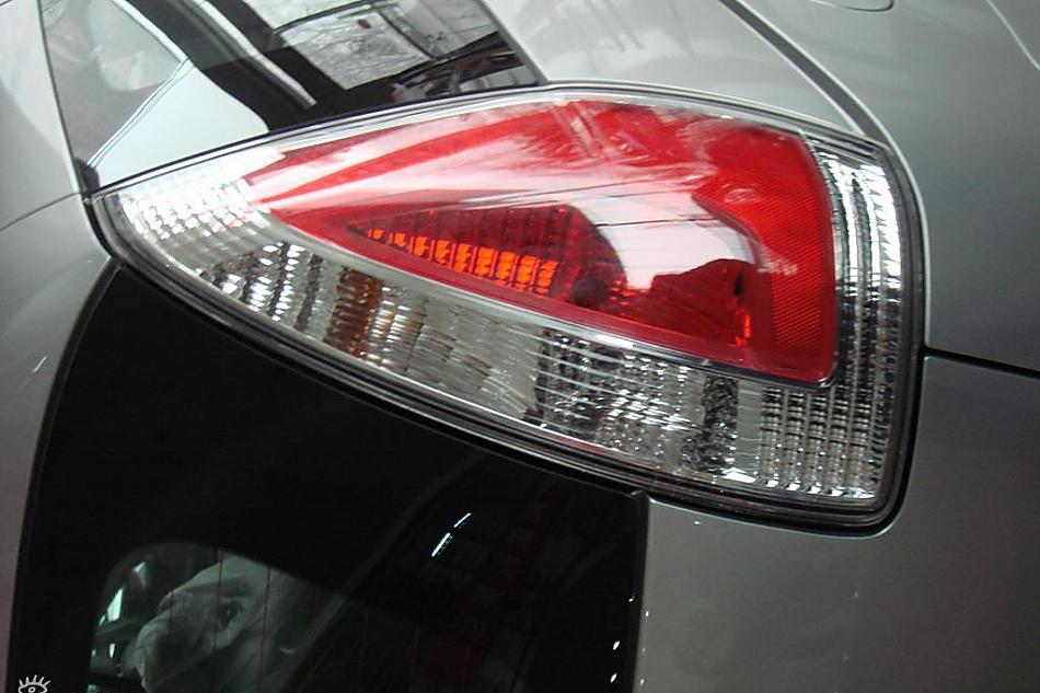 全新马自达5到店实拍