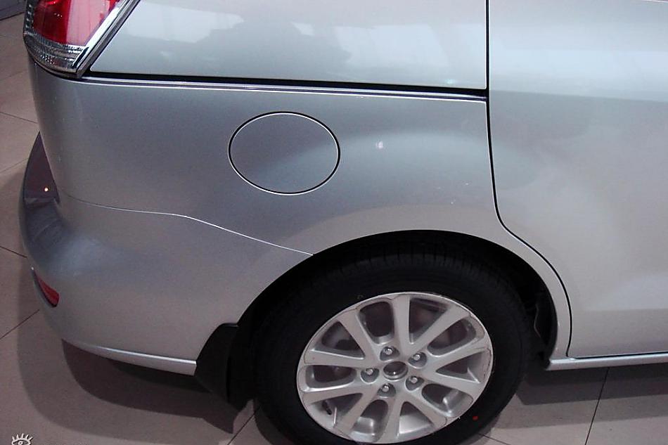 全新马自达5到店实拍