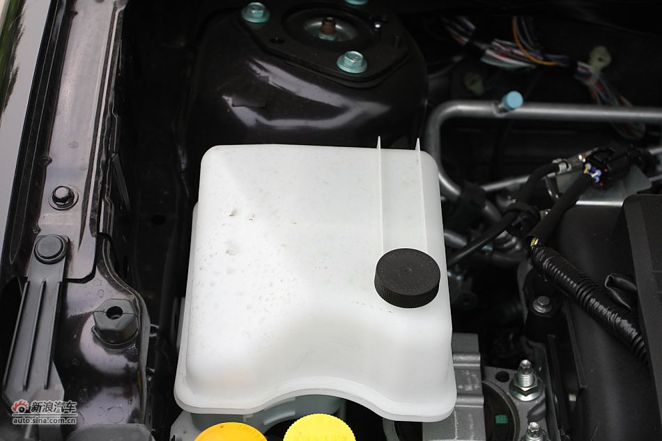 发动机、底盘悬挂及后备箱