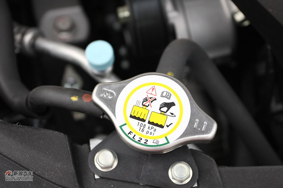 发动机、底盘悬挂及后备箱