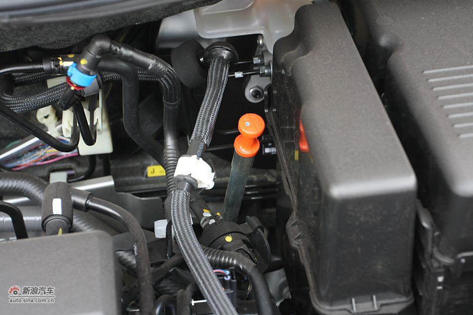 发动机、底盘悬挂及后备箱