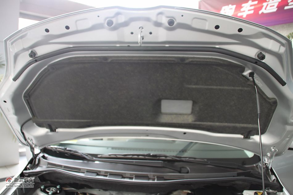 发动机、底盘悬挂及后备箱