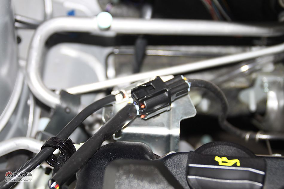 发动机、底盘悬挂及后备箱