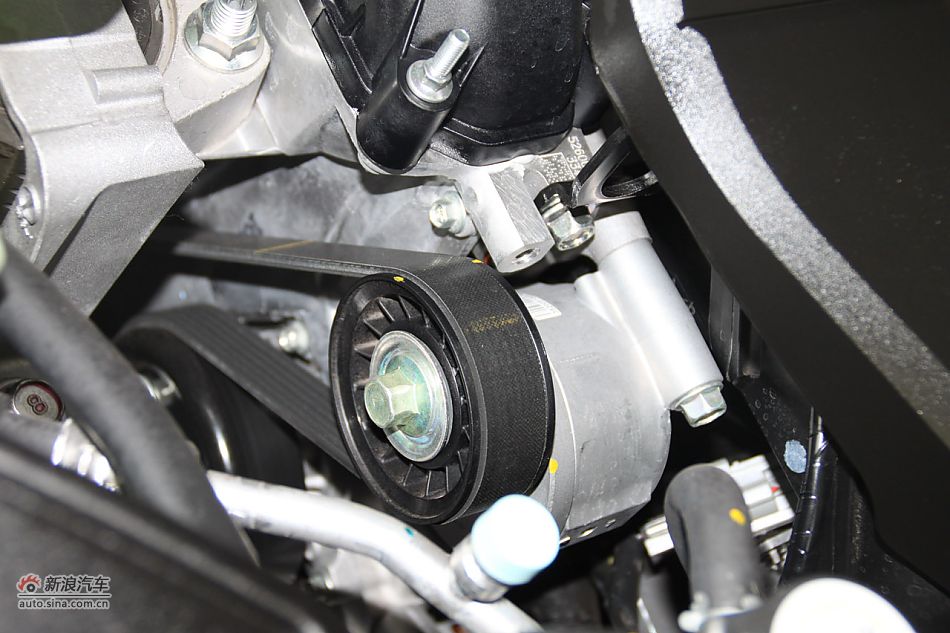 发动机、底盘悬挂及后备箱