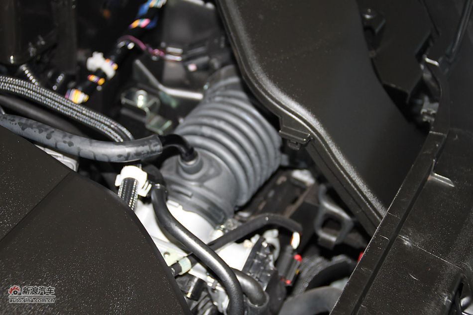 发动机、底盘悬挂及后备箱