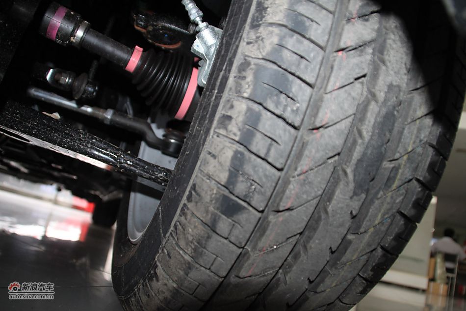 发动机、底盘悬挂及后备箱