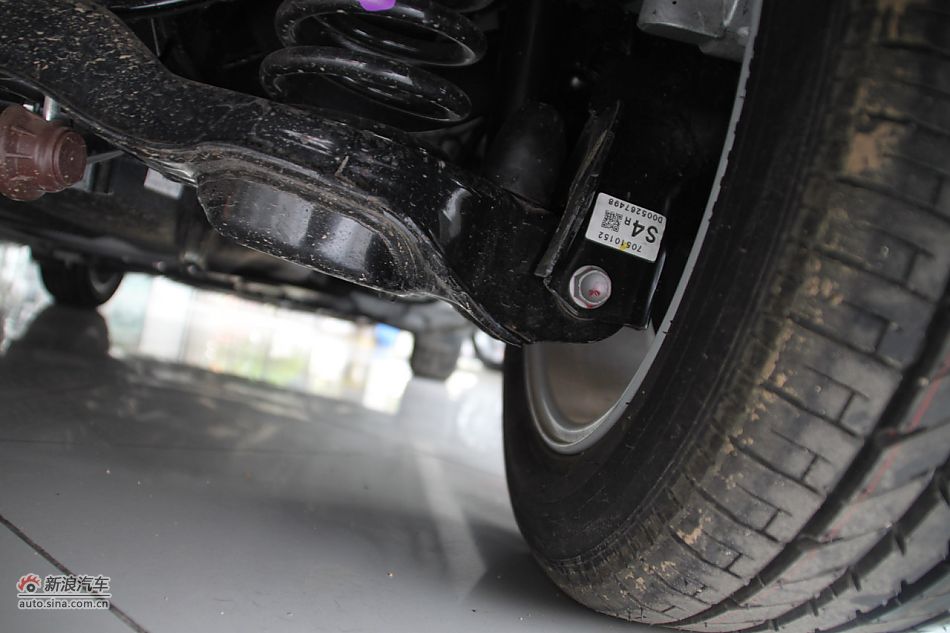 发动机、底盘悬挂及后备箱