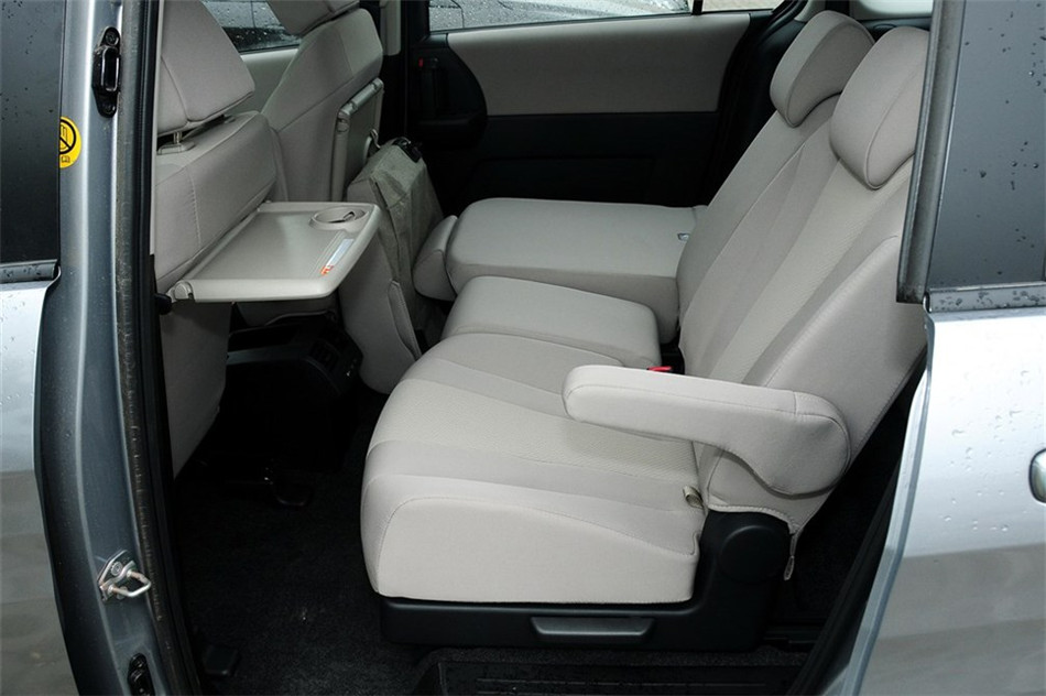 Դ5 2013 2.0L MT  ռ