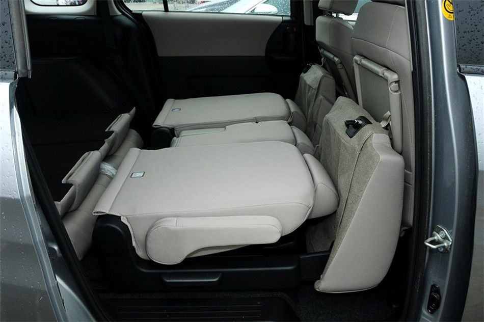 马自达5 2013款 2.0L MT 舒适型 空间