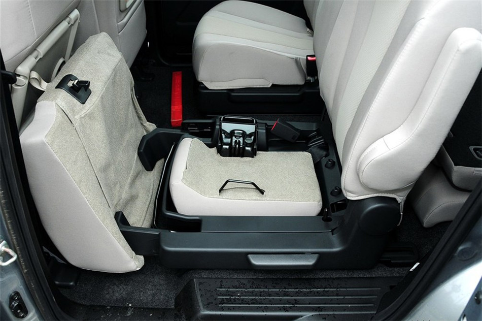 马自达5 2013款 2.0L MT 舒适型 空间