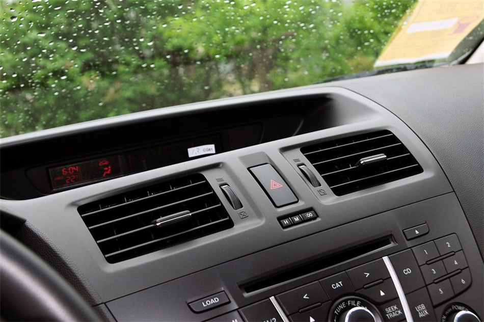 马自达5 2013款 2.0L MT 舒适型 内饰