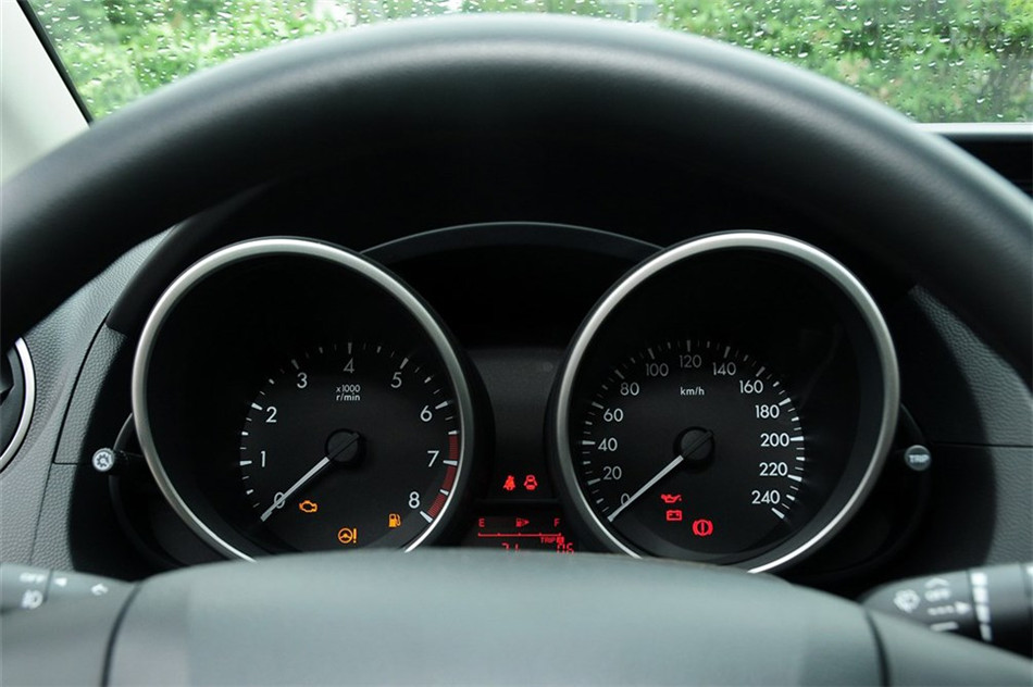 马自达5 2013款 2.0L MT 舒适型 内饰