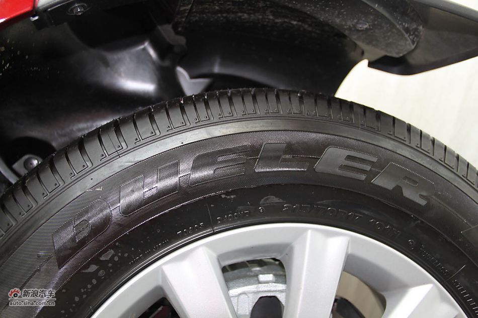 发动机、底盘悬挂及后备箱