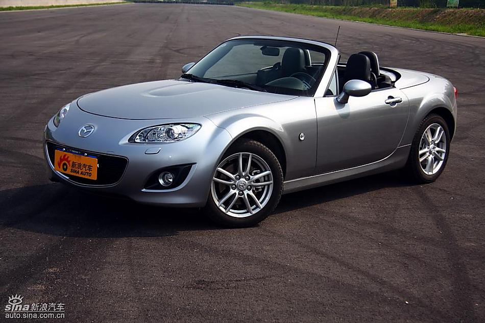 马自达MX-5试驾实拍图外观