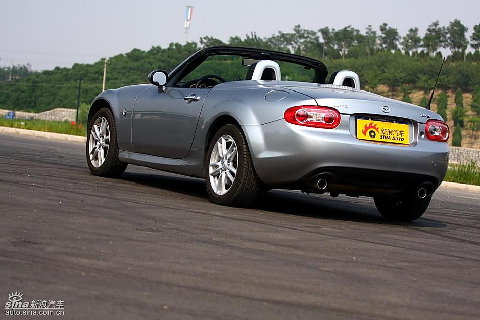 马自达MX-5试驾实拍图外观