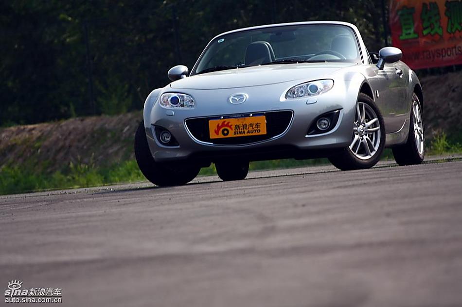 马自达MX-5试驾实拍图外观