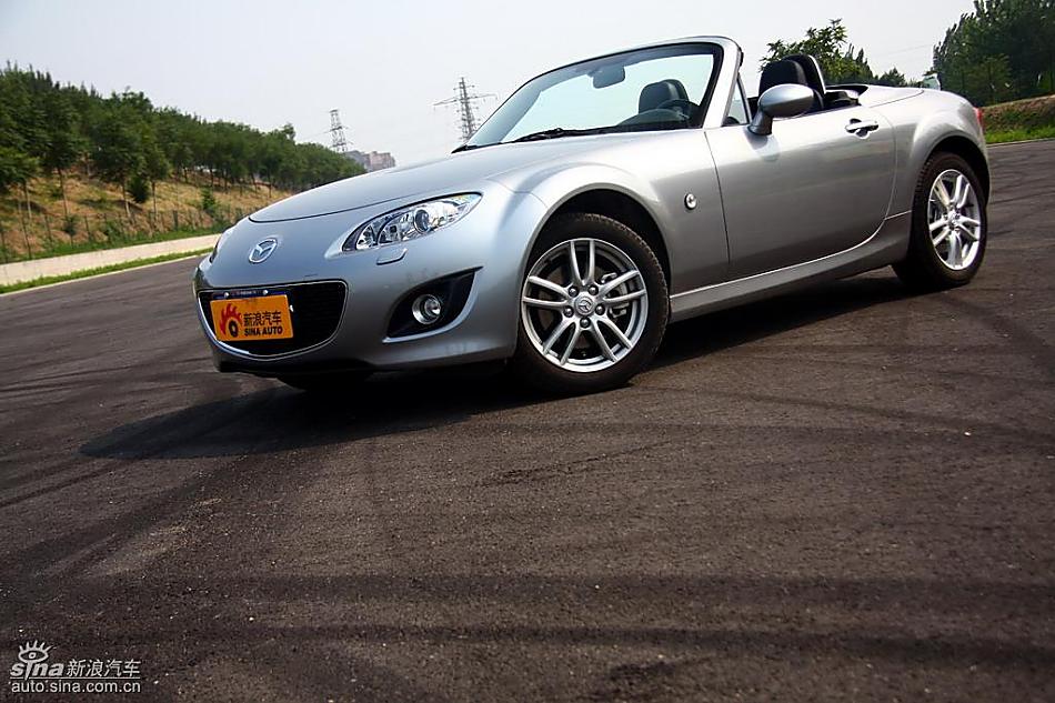 马自达MX-5试驾实拍图外观