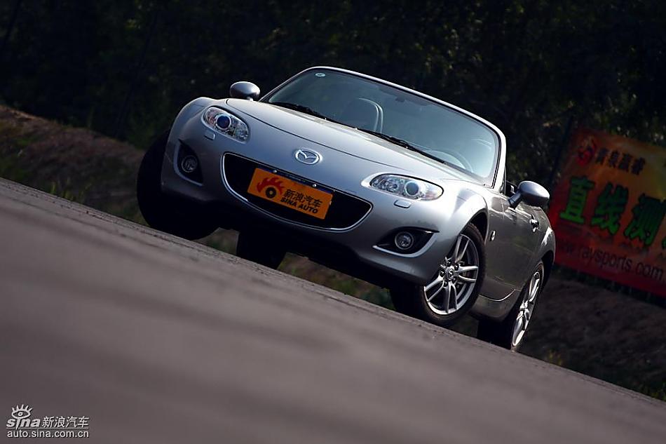 马自达MX-5试驾实拍图外观