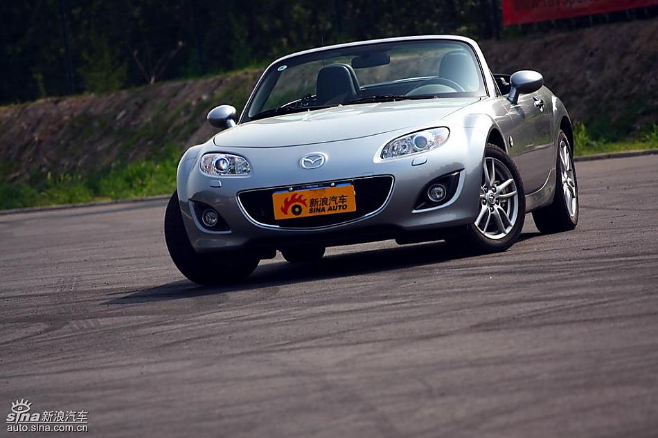 马自达MX-5试驾实拍图外观