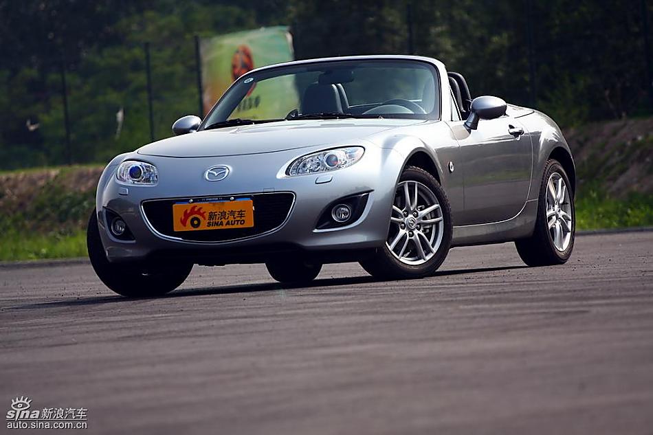 马自达MX-5试驾实拍图外观