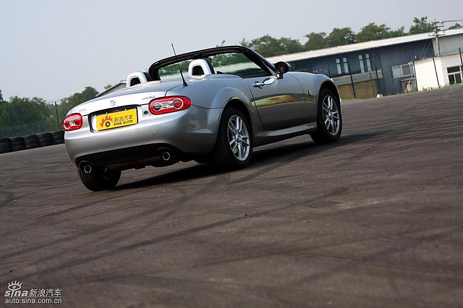 马自达MX-5试驾实拍图外观
