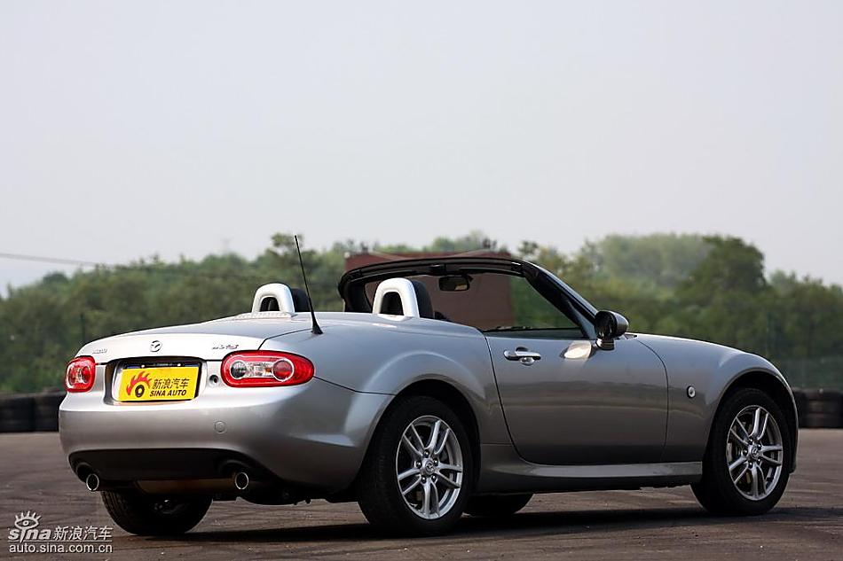马自达MX-5试驾实拍图外观