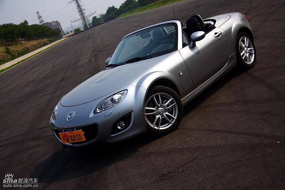 马自达MX-5试驾实拍图外观
