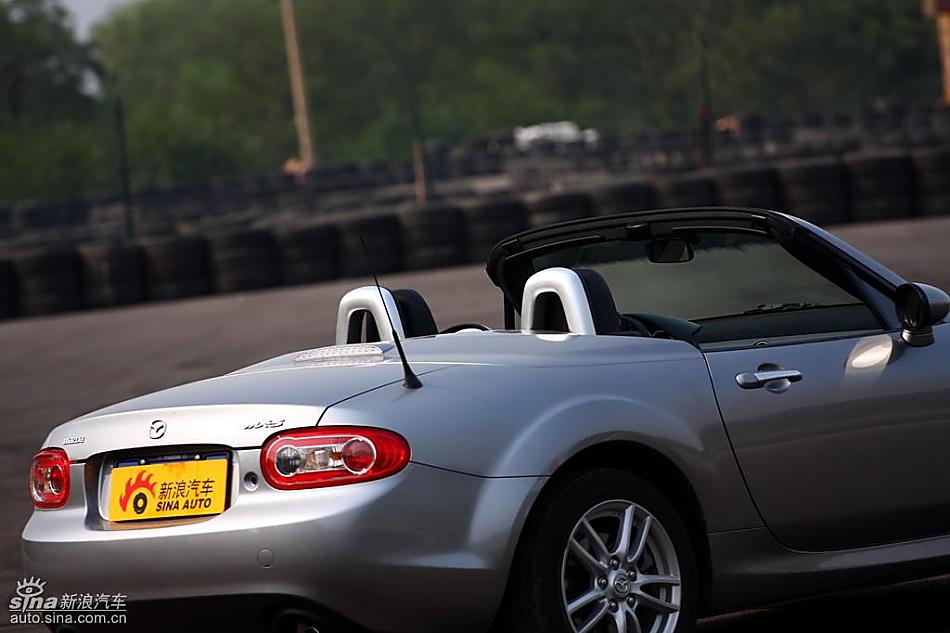马自达MX-5试驾实拍图外观