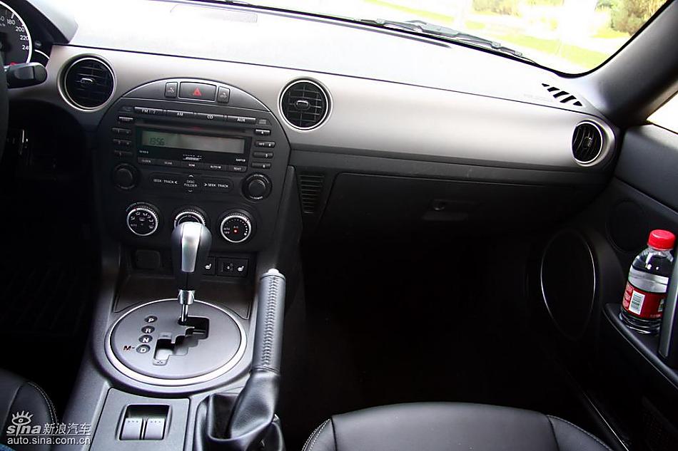 马自达MX-5试驾实拍图内饰