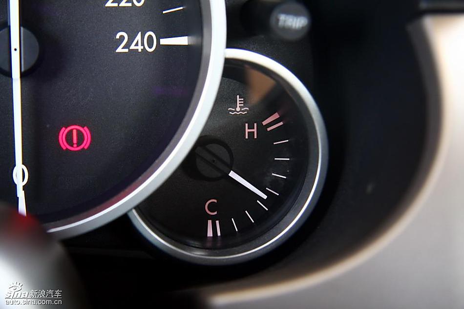 马自达MX-5试驾实拍图内饰