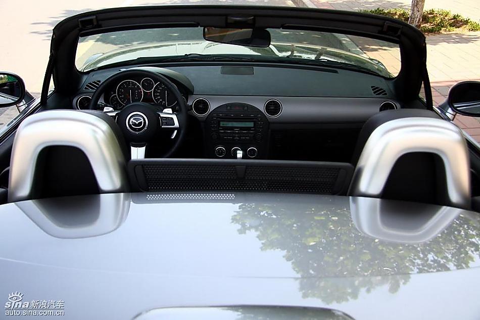 马自达MX-5试驾实拍图内饰
