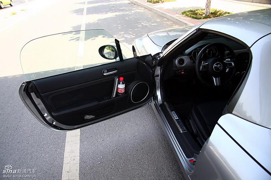 马自达MX-5试驾实拍图内饰