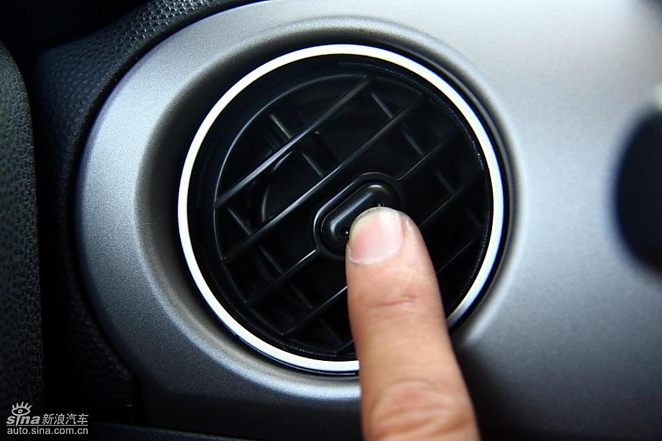 马自达MX-5试驾实拍图内饰