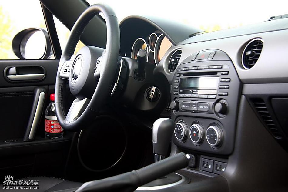 马自达MX-5试驾实拍图内饰