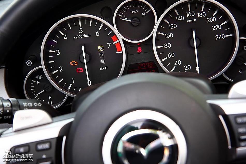 马自达MX-5试驾实拍图内饰
