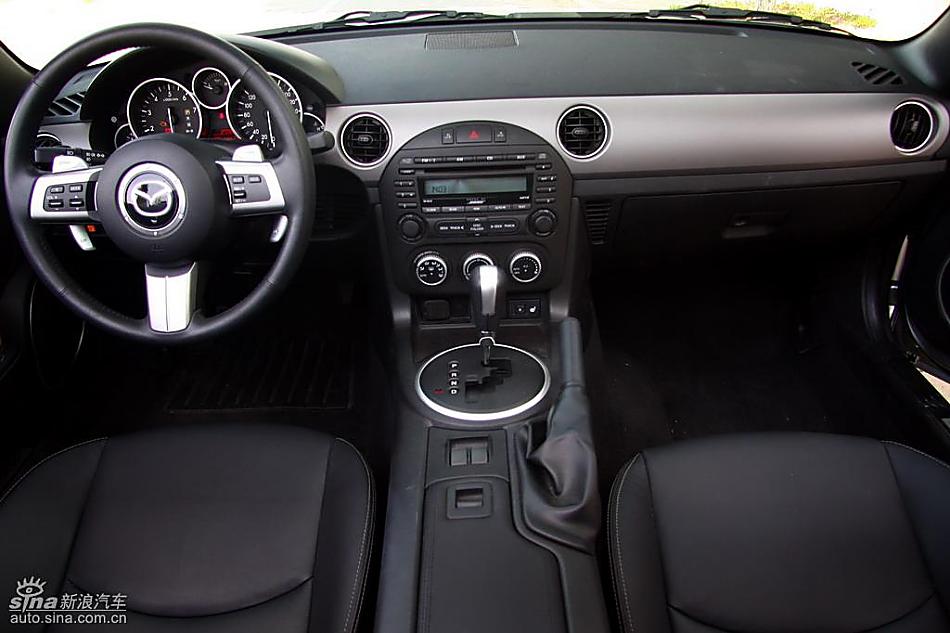马自达MX-5试驾实拍图内饰