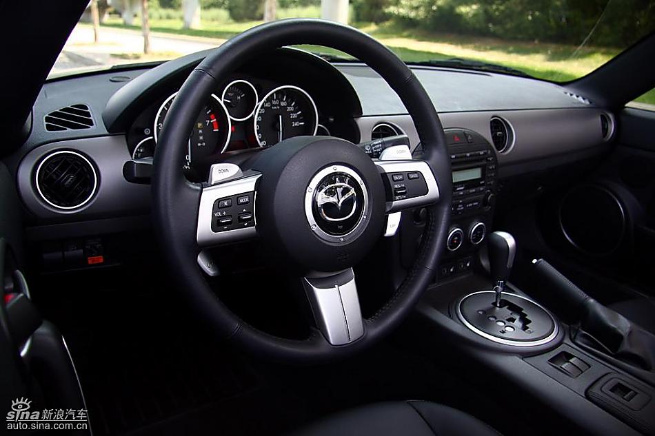 马自达MX-5试驾实拍图内饰