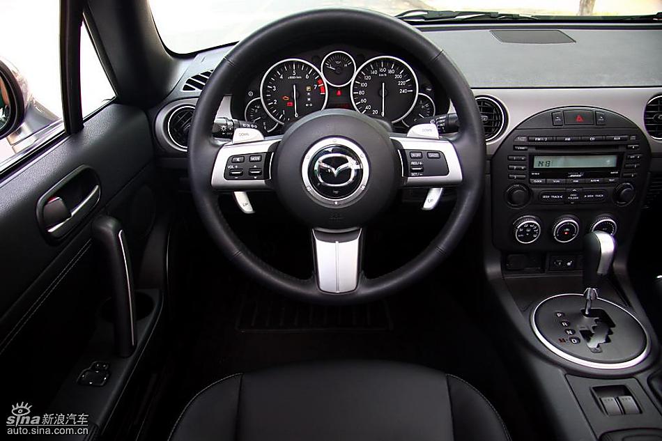 马自达MX-5试驾实拍图内饰