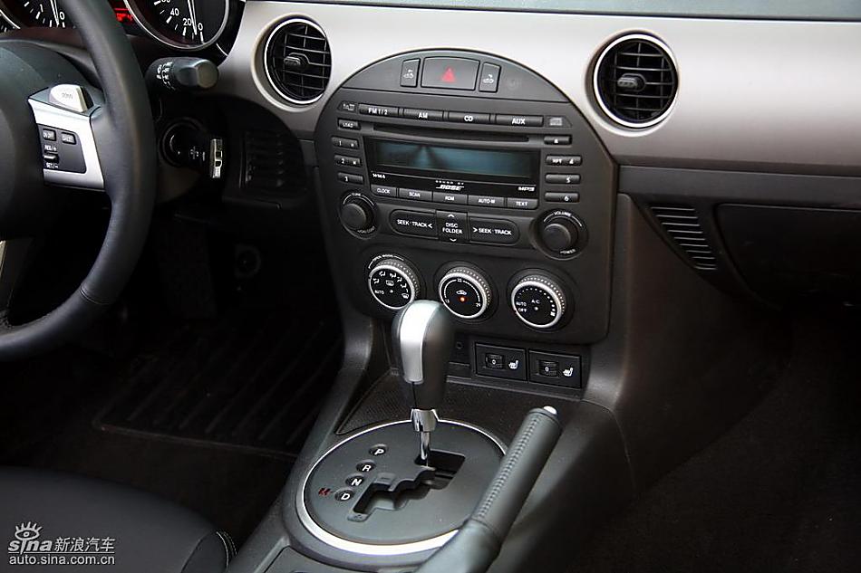 马自达MX-5试驾实拍图内饰