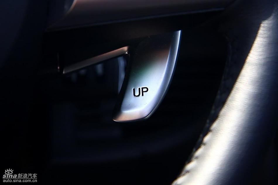 马自达MX-5试驾实拍图内饰