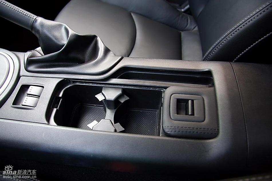 马自达MX-5试驾实拍图内饰