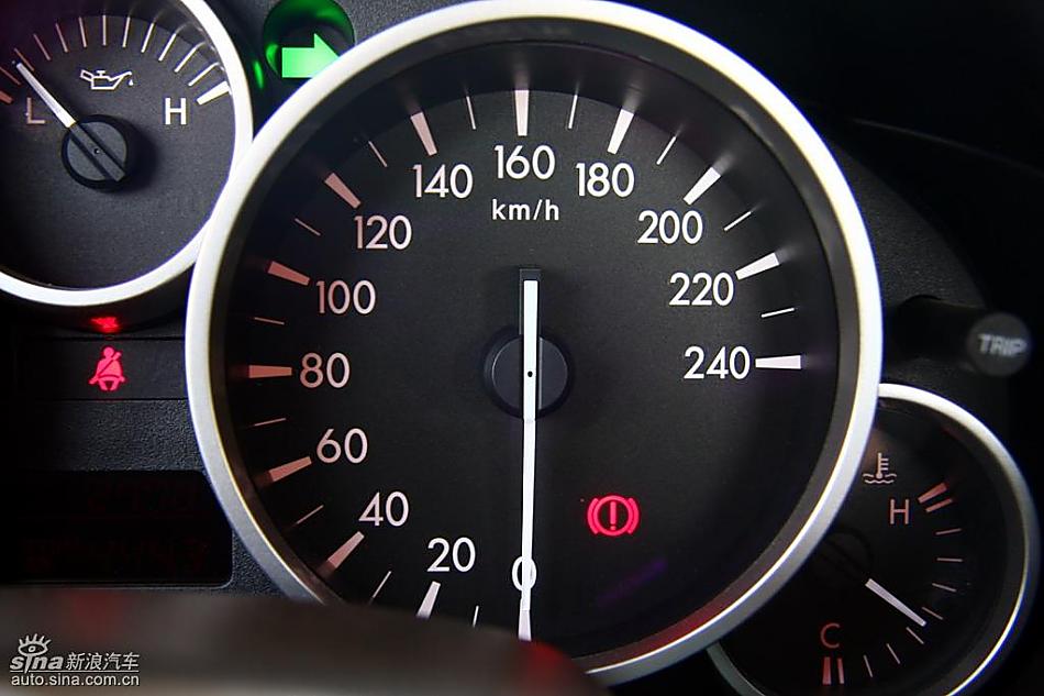 马自达MX-5试驾实拍图内饰