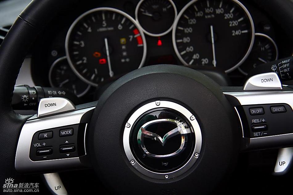 马自达MX-5试驾实拍图内饰