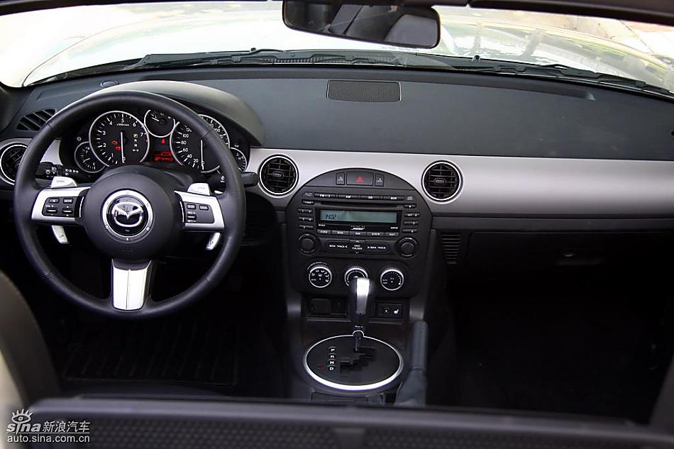 马自达MX-5试驾实拍图内饰