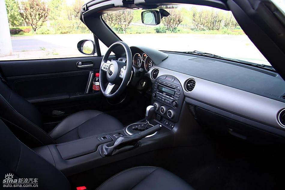 马自达MX-5试驾实拍图内饰