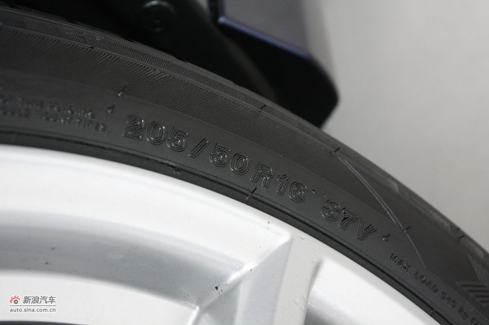 发动机、底盘悬挂及后备箱