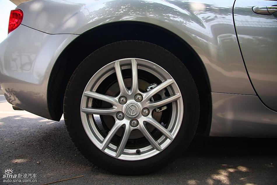 马自达MX-5试驾实拍图外观