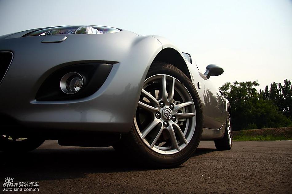 马自达MX-5试驾实拍图外观