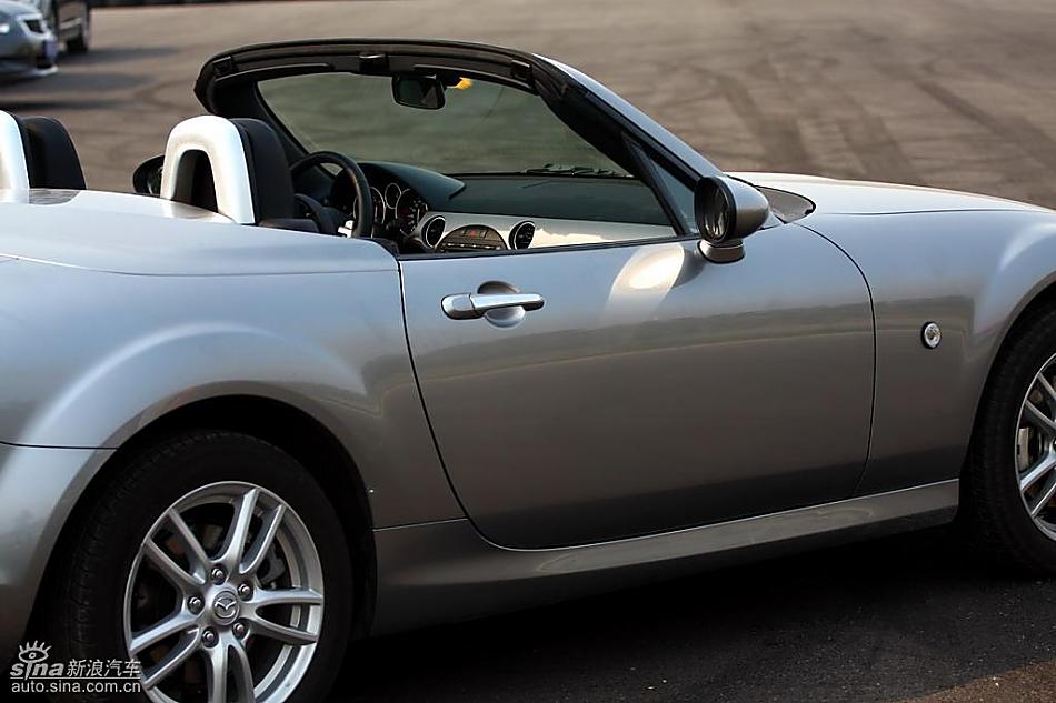 马自达MX-5试驾实拍图外观