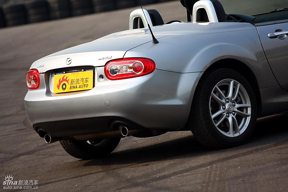 马自达MX-5试驾实拍图外观